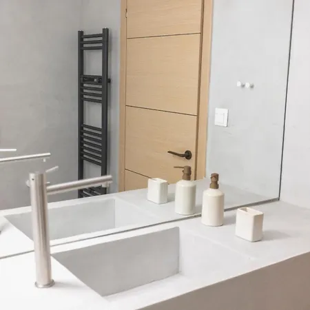 The View - Beachfront, 5 Bedrooms, Bbq, View *