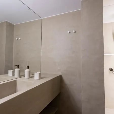 The View - Beachfront, 5 Bedrooms, Bbq, View Pefkochori