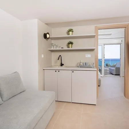 Villa The View - Beachfront, 5 Bedrooms, Bbq, View