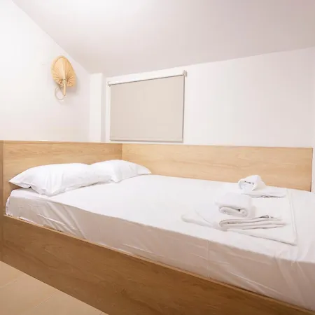 The View - Beachfront, 5 Bedrooms, Bbq, View *