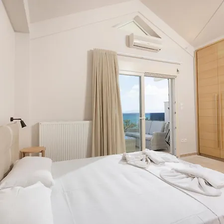 The View - Beachfront, 5 Bedrooms, Bbq, View *