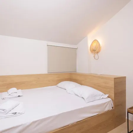 Villa The View - Beachfront, 5 Bedrooms, Bbq, View *