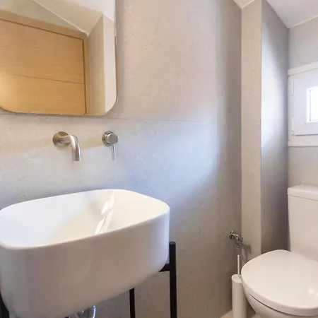 The View - Beachfront, 5 Bedrooms, Bbq, View Pefkochori