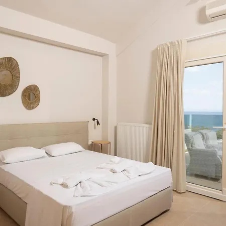 The View - Beachfront, 5 Bedrooms, Bbq, View Villa Pefkochori