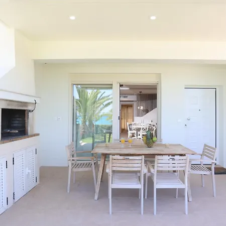 The View - Beachfront, 5 Bedrooms, Bbq, View * Pefkochori