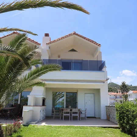 The View - Beachfront, 5 Bedrooms, Bbq, View Villa Pefkochori
