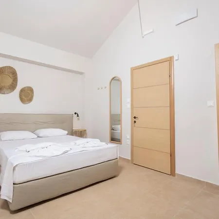 The View - Beachfront, 5 Bedrooms, Bbq, View * Pefkochori