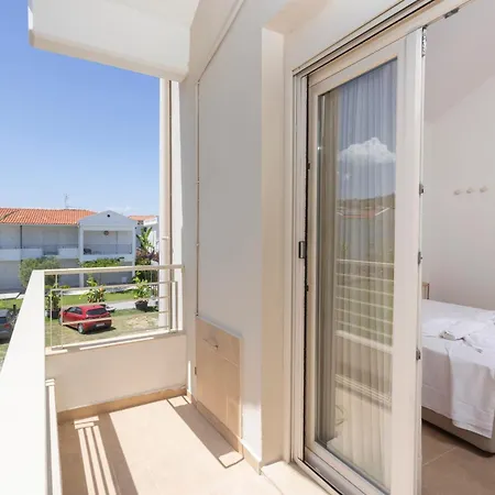 The View - Beachfront, 5 Bedrooms, Bbq, View