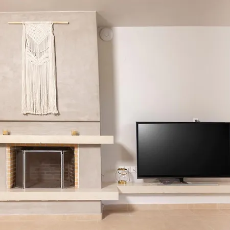 The View - Beachfront, 5 Bedrooms, Bbq, View Вилла Пефкохори