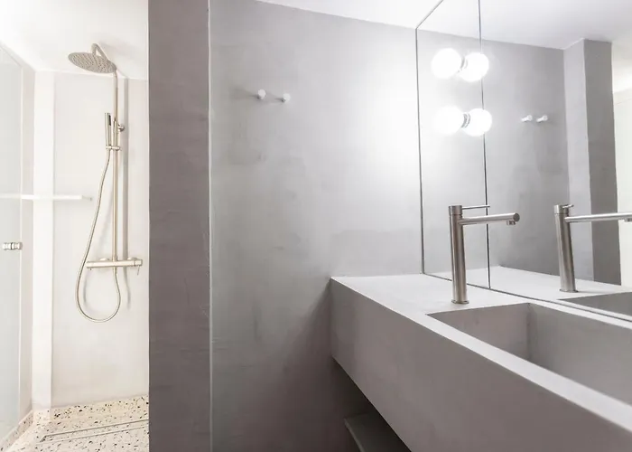 Villa The View - Beachfront, 5 Bedrooms, Bbq, View