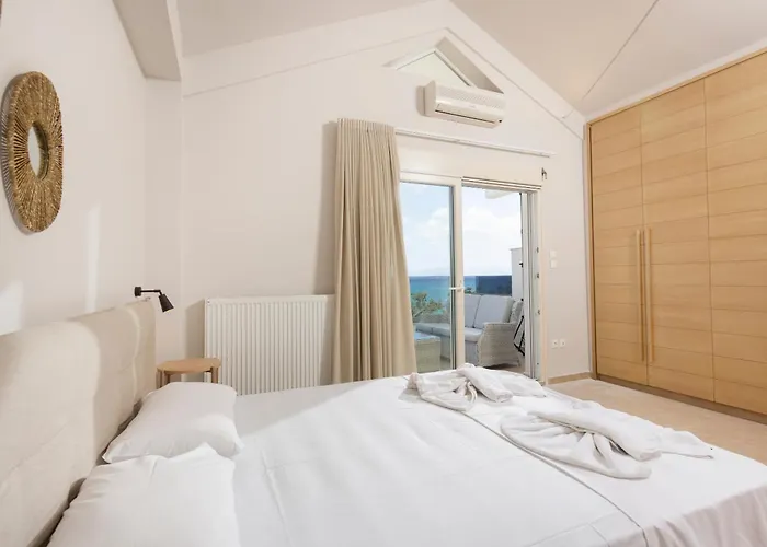 The View - Beachfront, 5 Bedrooms, Bbq, View *