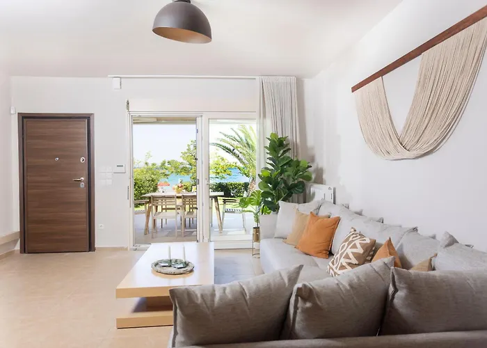 The View - Beachfront, 5 Bedrooms, Bbq, View * Pefkochori