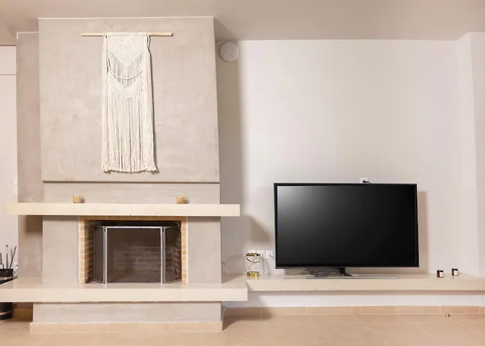 The View - Beachfront, 5 Bedrooms, Bbq, View Villa Pefkochori