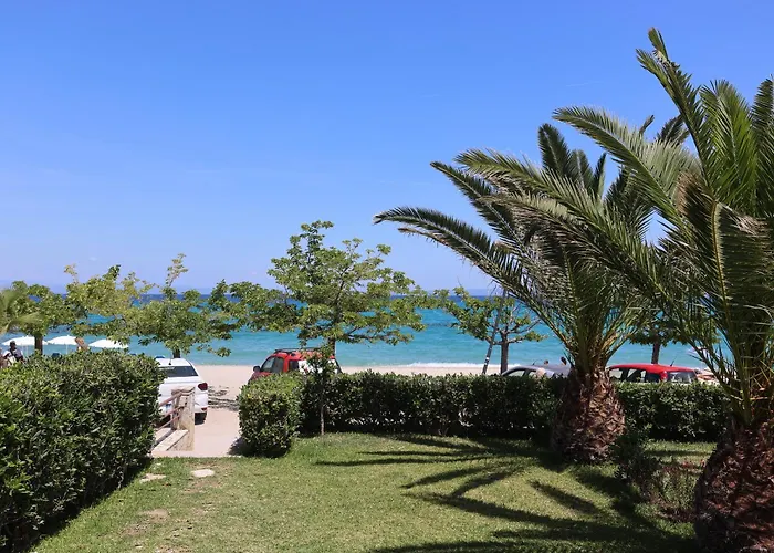 The View - Beachfront, 5 Bedrooms, Bbq, View Villa *