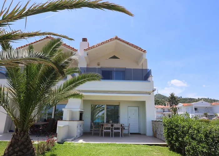 The View - Beachfront, 5 Bedrooms, Bbq, View Villa Pefkochori